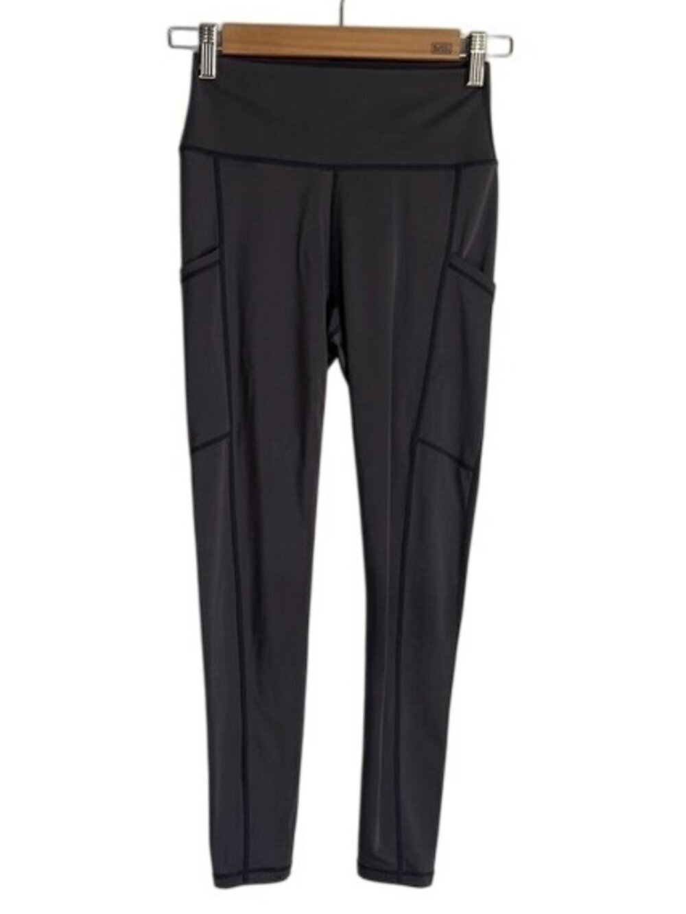 Fabletics High Waisted Side Pockets 7/8 Leggings - S